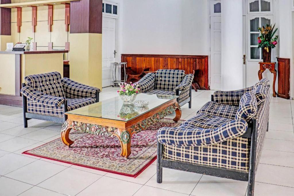 Oyo 90483 Homestay Permata Syariah Bangko Exterior photo